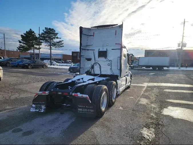 2019 VOLVO VNL760