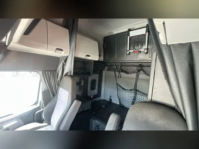 2022 Freightliner Cascadia 126