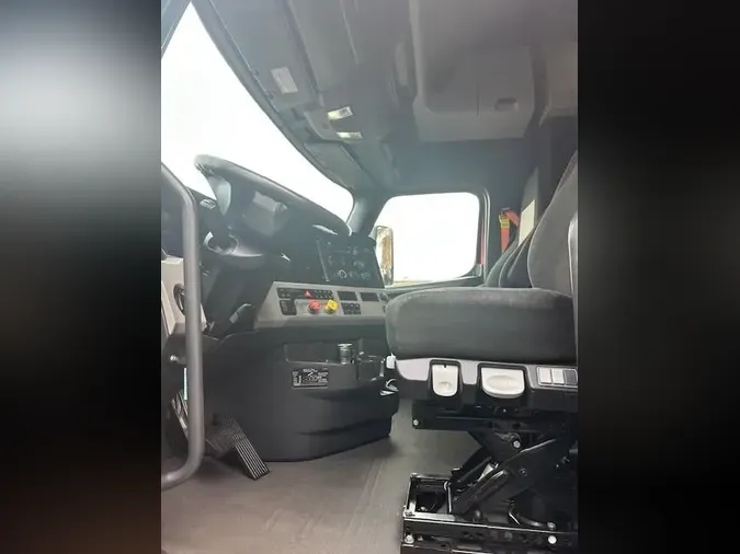 2020 Freightliner Cascadia