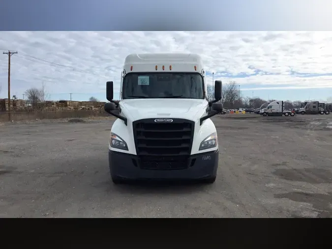 2021 Freightliner Cascadia 126