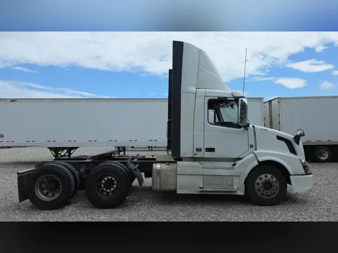 2018 Volvo VNL300