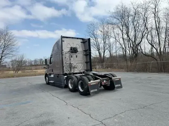 2021 Freightliner Cascadia