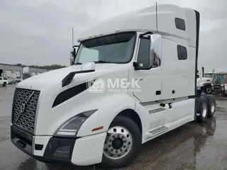 2019 VOLVO VNL760