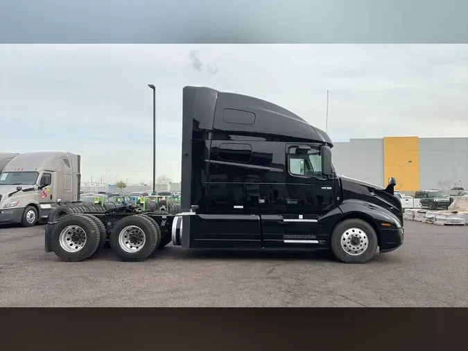 2022 Volvo VNL760