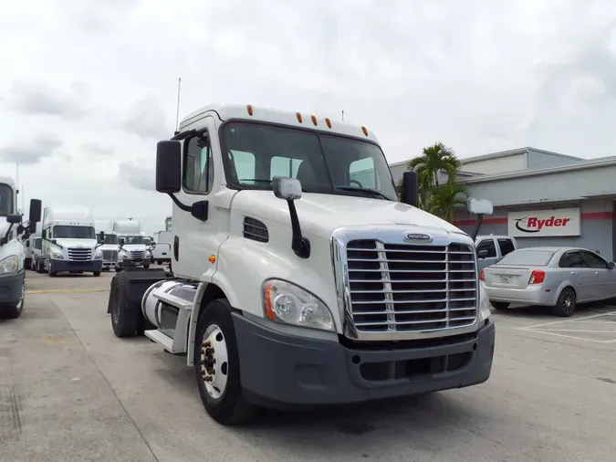 2016 FREIGHTLINER/MERCEDES CASCADIA 113