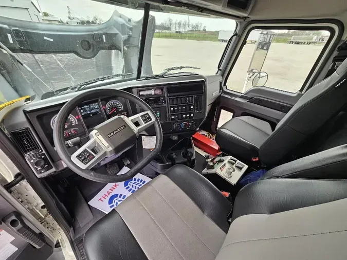 2026 MACK GR64B