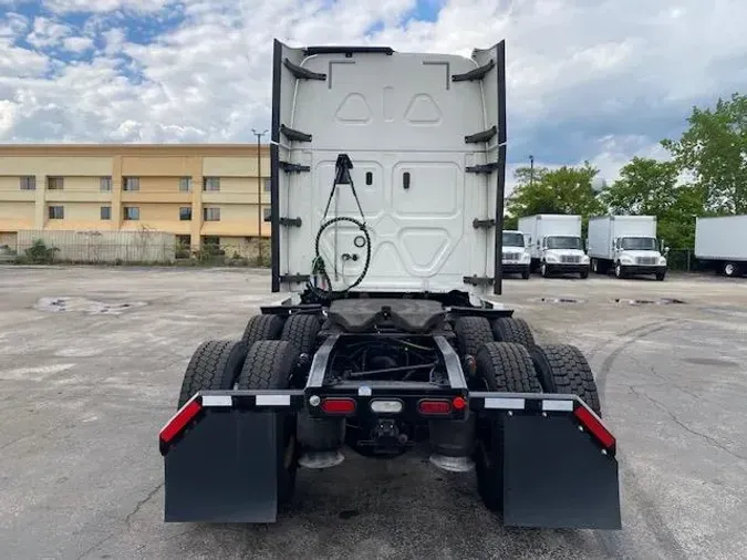 2020 Freightliner Cascadia