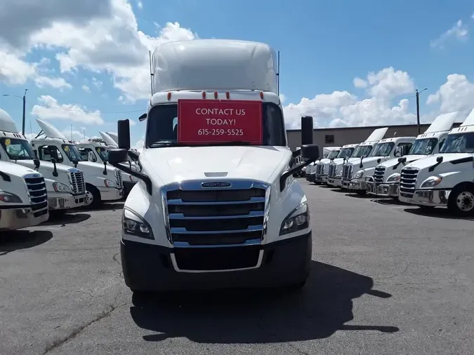 2020 FREIGHTLINER NEW CASCADIA 116