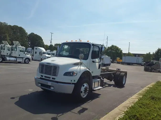 2022 FREIGHTLINER/MERCEDES M2 106