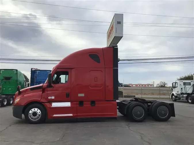 2022 FREIGHTLINER CA126