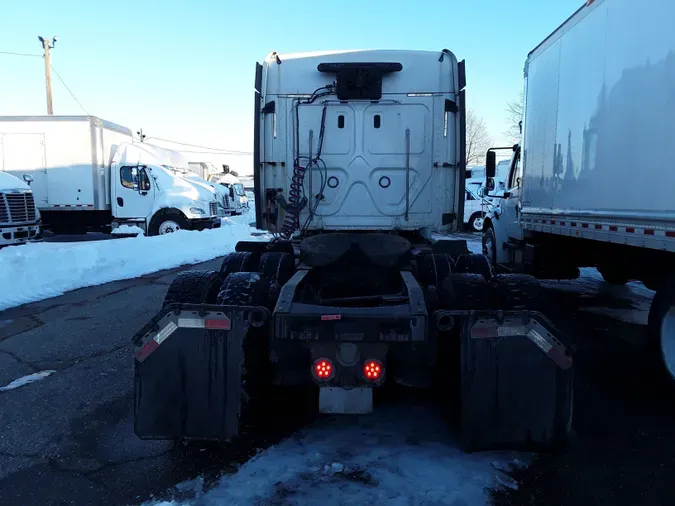 2018 FREIGHTLINER/MERCEDES CASCADIA 113