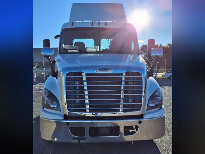 2018 FREIGHTLINER/MERCEDES CASCADIA 12544b184b2c1c011a5755874ce4e3dbd6a