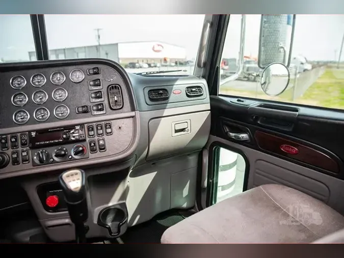 2018 PETERBILT 389