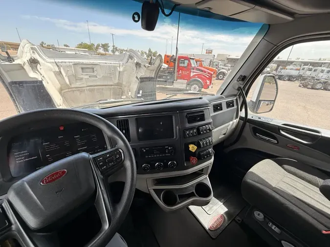 2022 Peterbilt 579