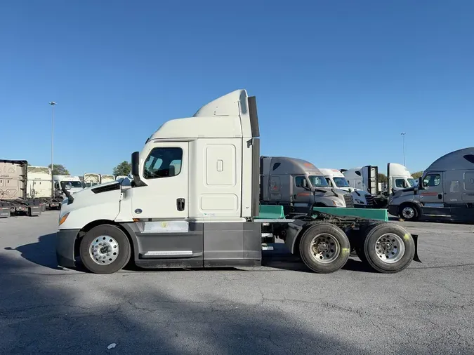 2021 Freightliner Cascadia 12644b6c614b7c1cbcd00325109e26c6893