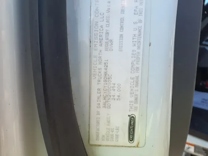 2016 FREIGHTLINER M2 106