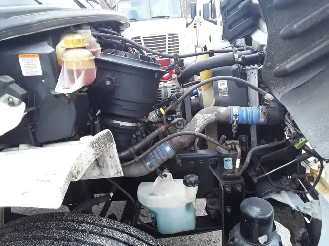 2019 FREIGHTLINER/MERCEDES M2 106