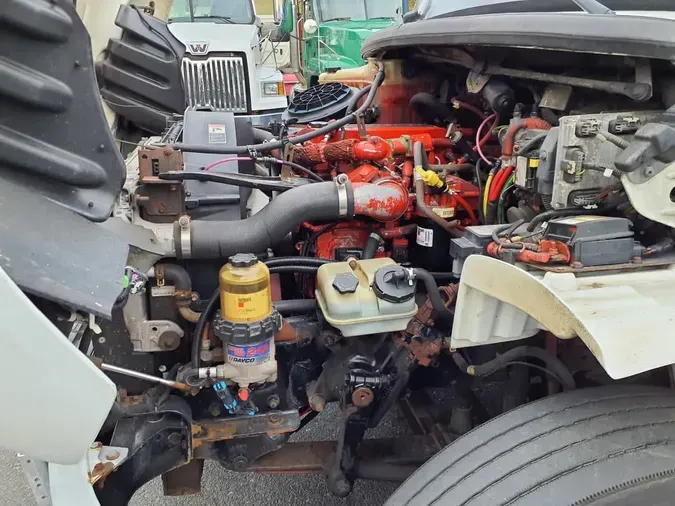 2014 FREIGHTLINER/MERCEDES M2 106