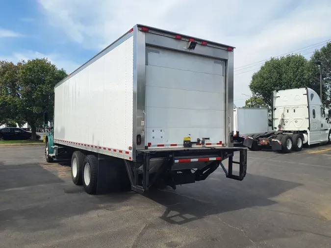 2017 FREIGHTLINER/MERCEDES M2 106