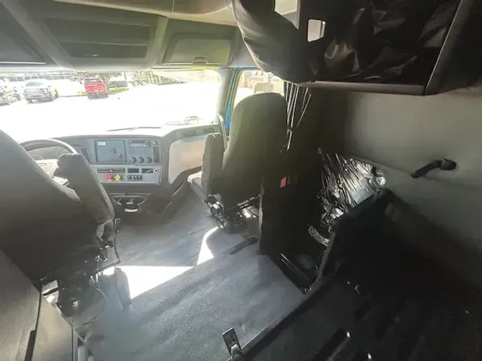 2020 FREIGHTLINER CA12644cb5aafcde0a5496d8036aeeaa66e77