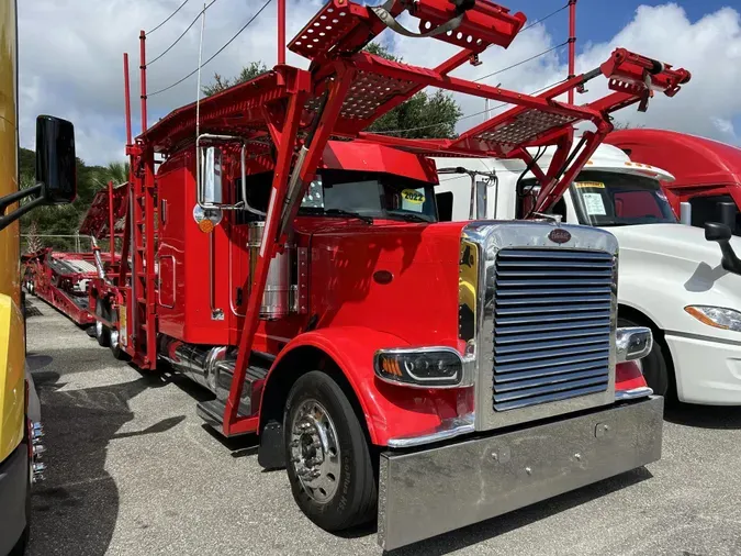 2022 Peterbilt 389