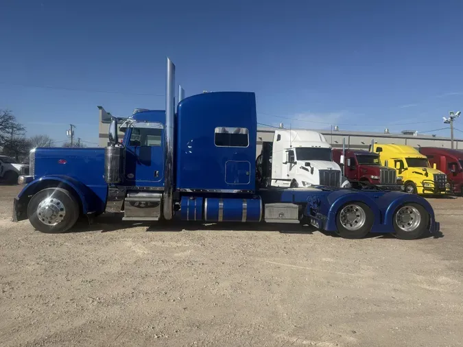 2022 Peterbilt 389