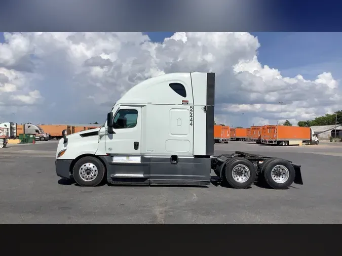 2022 Freightliner Cascadia 126