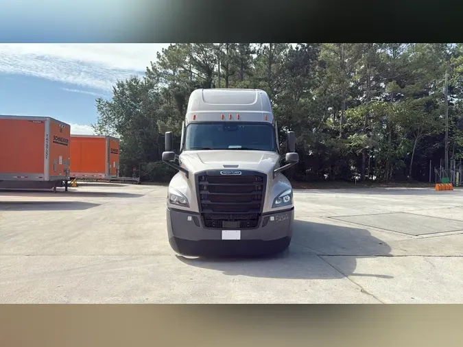 2022 Freightliner Cascadia 126