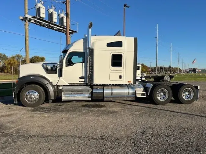 2023 Kenworth W99044d531d4bb7796b12bfbc454a73a7f07