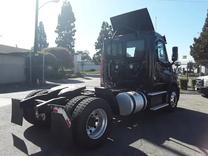 2017 FREIGHTLINER/MERCEDES CASCADIA 11344d7259c8b1899f78aaa2a51351a22c6