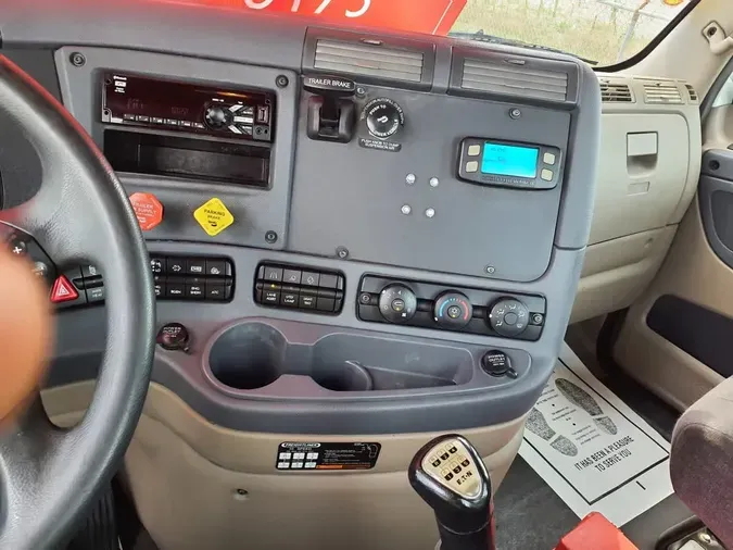 2020 FREIGHTLINER CASCADIA 113