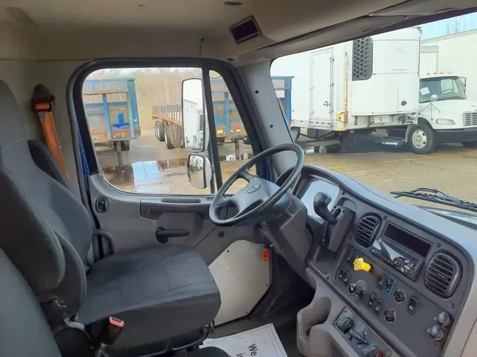 2019 FREIGHTLINER/MERCEDES M2 106