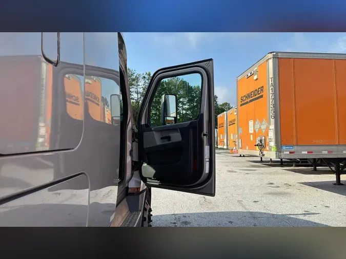 2021 Freightliner Cascadia