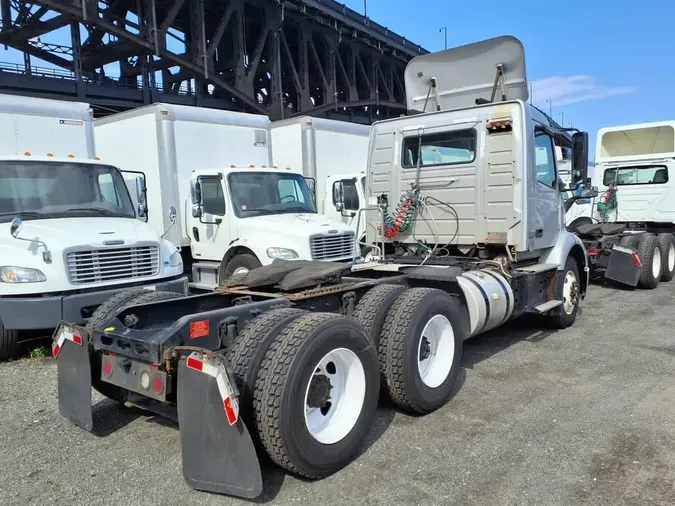 2019 VOLVO VNL