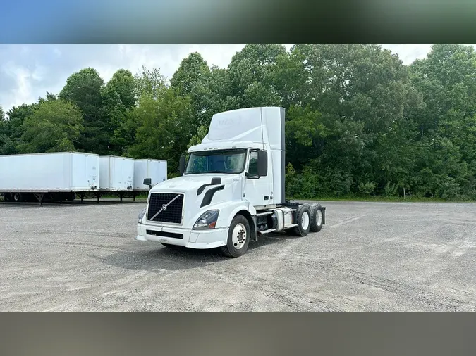 2015 Volvo VNL300