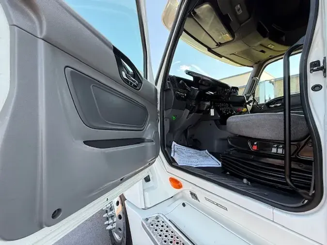 2022 INTERNATIONAL LT625