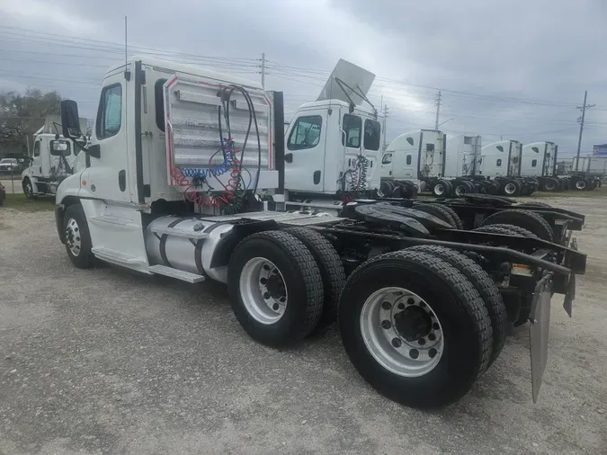 2018 FREIGHTLINER/MERCEDES CASCADIA 125