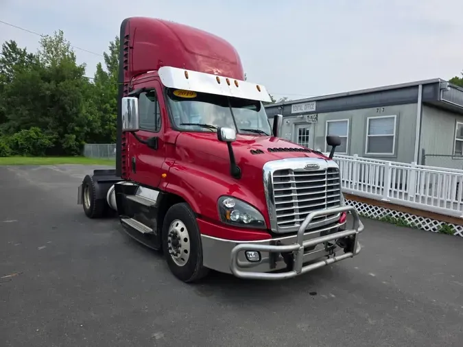 2019 FREIGHTLINER/MERCEDES CASCADIA 125