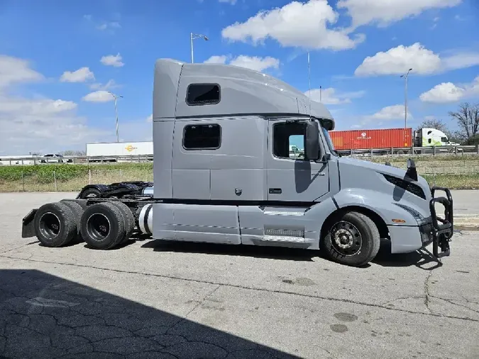 2024 VOLVO VNL64T860