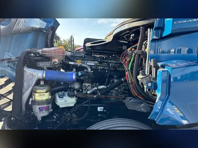 2022 FREIGHTLINER CA126