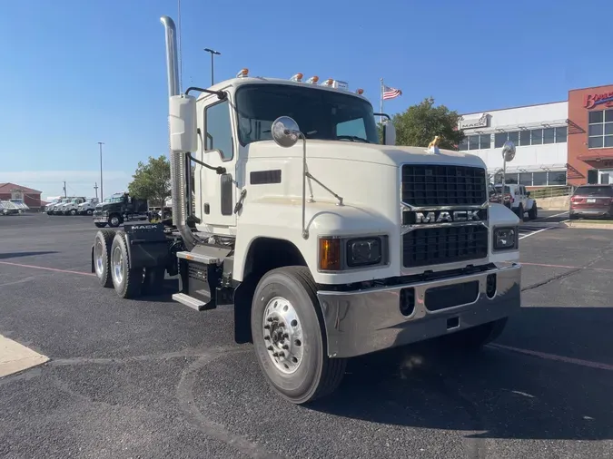 2025 MACK PI64T