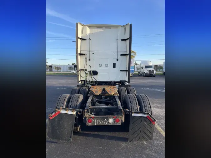 2022 International LT625