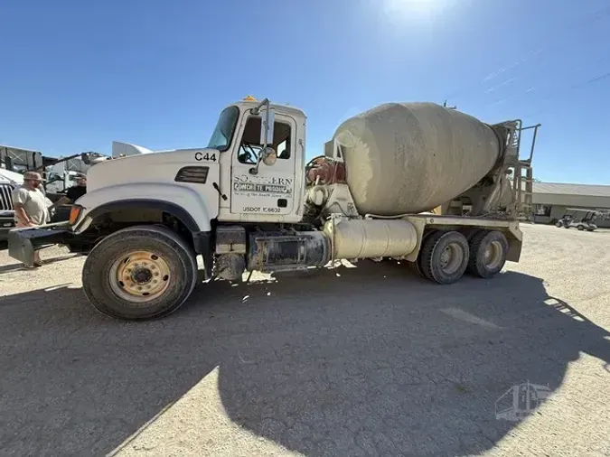 2003 MACK GRANITE CV713