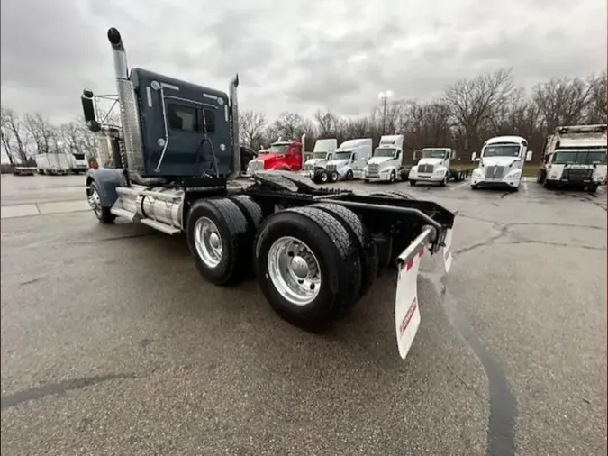 2023 Kenworth W900L