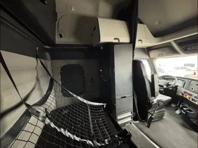 2022 Freightliner Cascadia 126