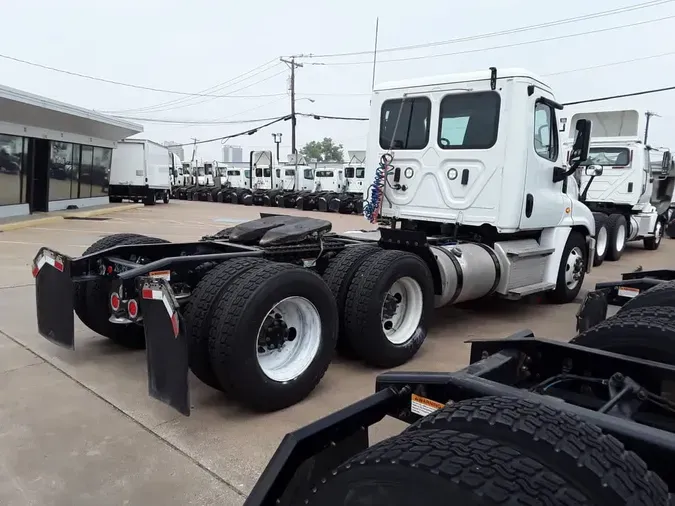 2020 FREIGHTLINER CASCADIA 125