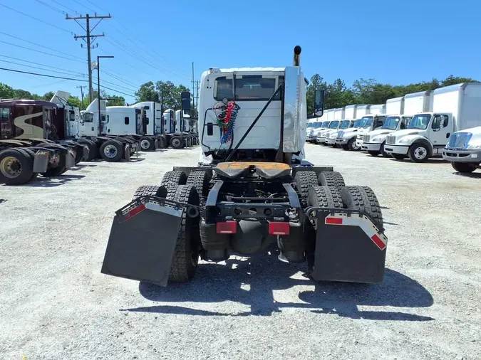 2020 NAVISTAR INTERNATIONAL LT625 DAYCAB T/A