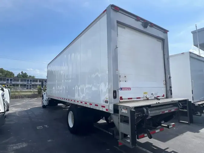 2018 FREIGHTLINER M2 106