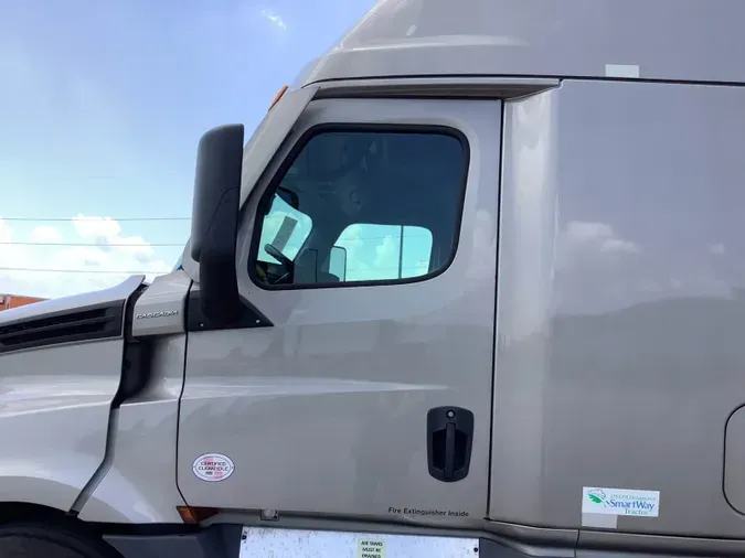 2024 Freightliner Cascadia 126