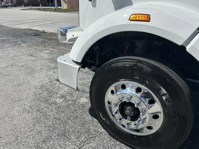 2020 Peterbilt 567